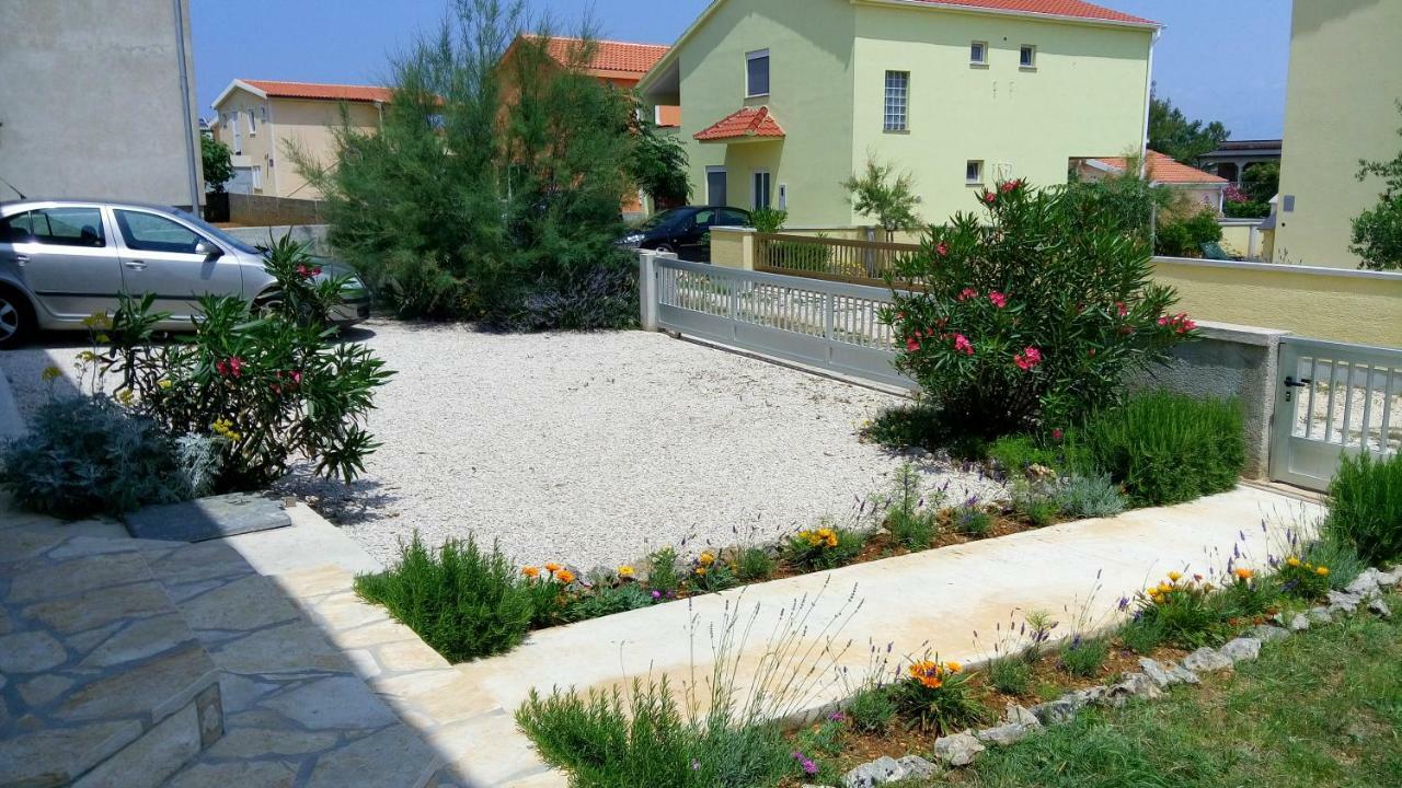 Apartmani Vjeko Vir Exterior photo